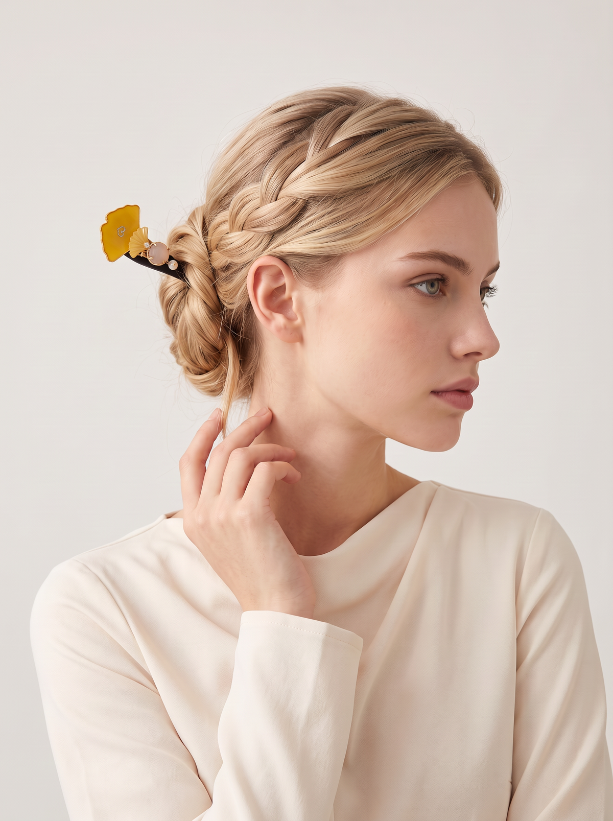 Silk Velvet Ginkgo-Leaf Ebony Hairpin — Handmade Ronghua