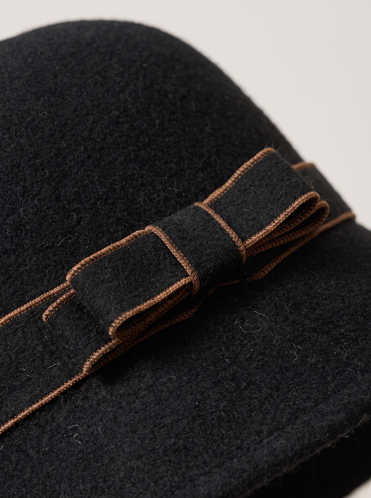 Two-Tone Bow Wool Bucket Hat