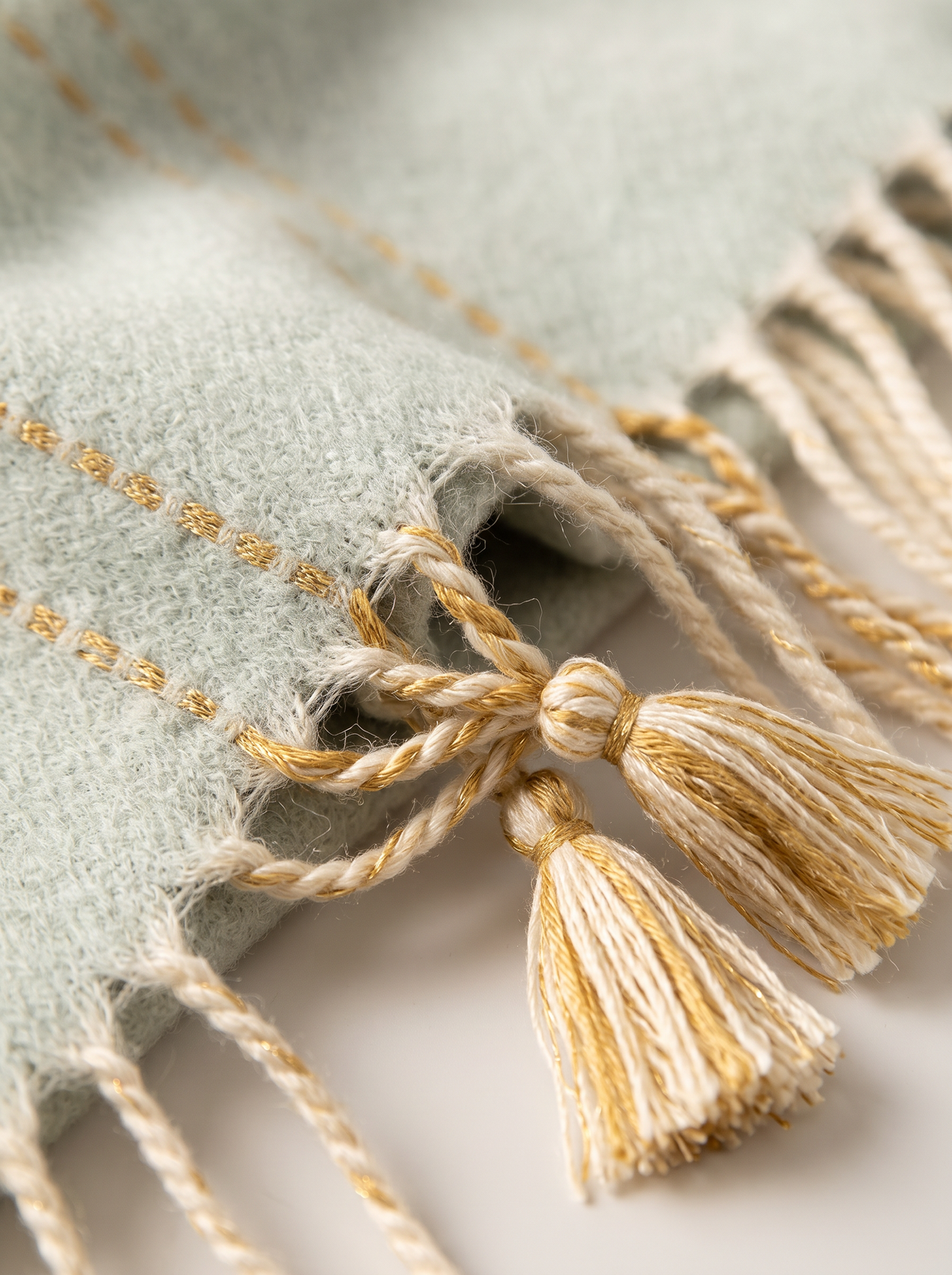 100% Wool Minimalist Border Scarf